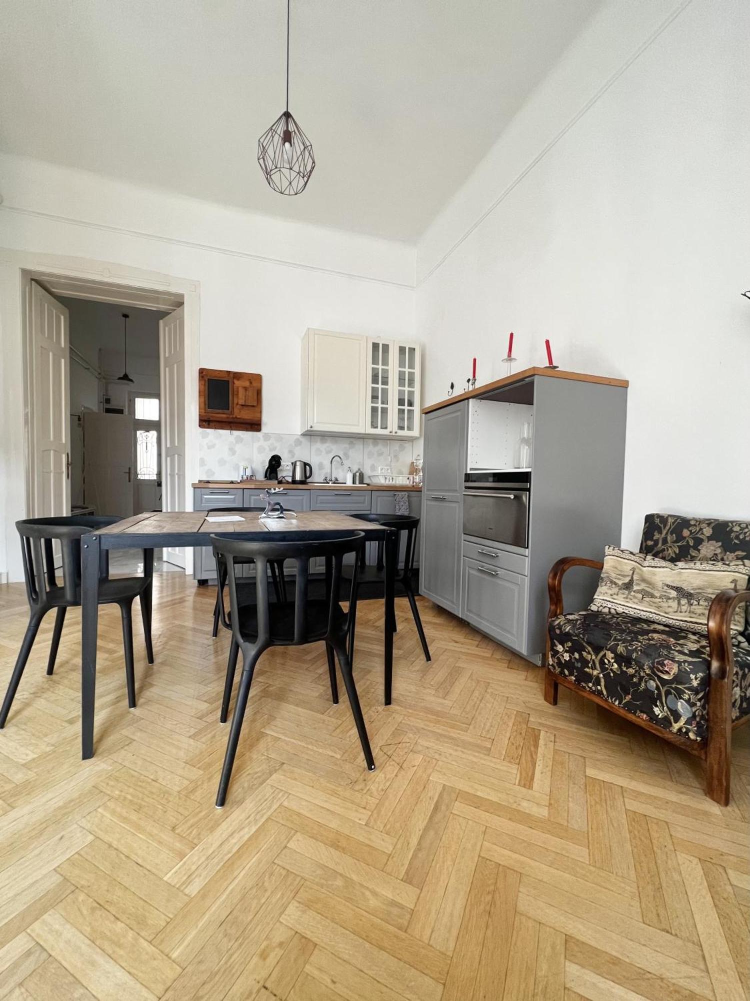 Bphomes Budapest Kültér fotó